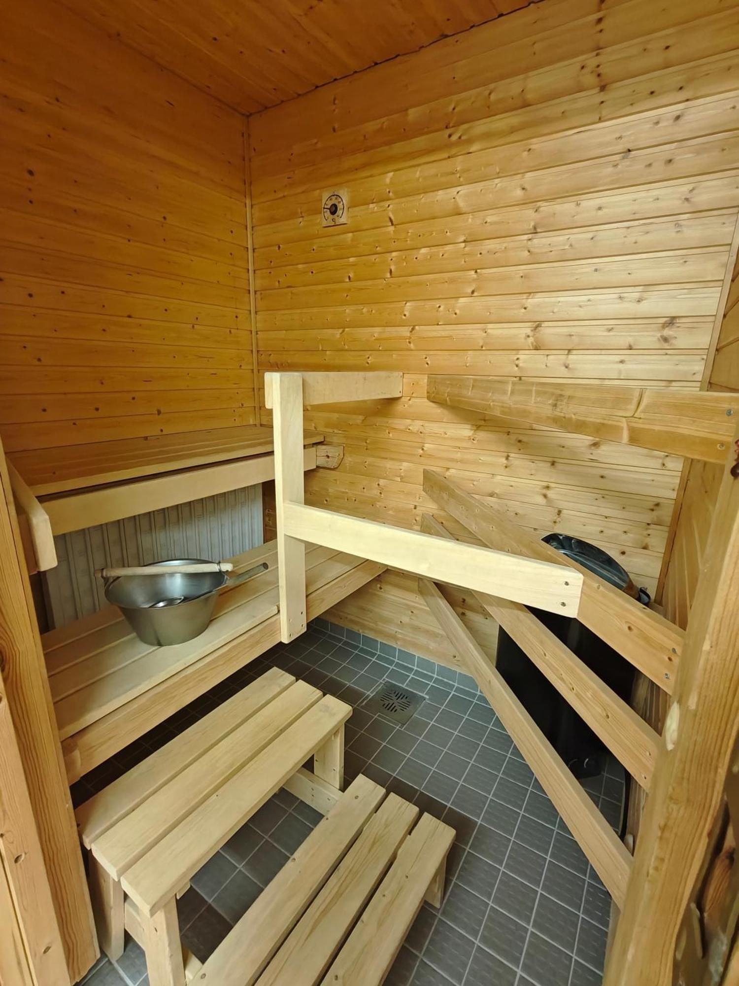 Hostel Majoitus Fox Kuopio Zewnętrze zdjęcie